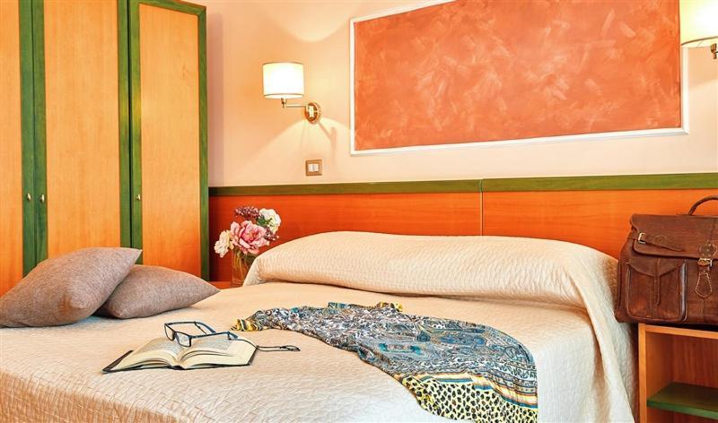 Hotel La Pergola Санта-Марія-ді-Кастеллабате Екстер'єр фото