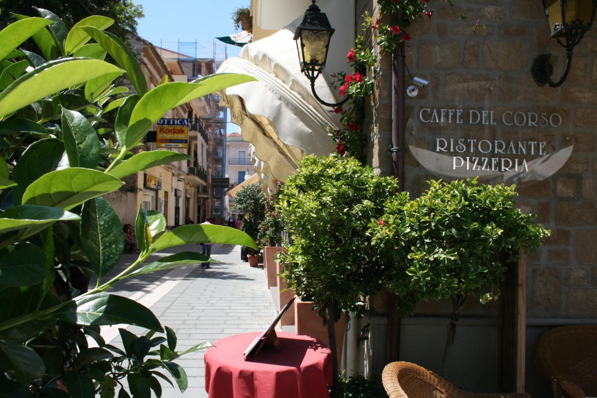 Hotel La Pergola Санта-Марія-ді-Кастеллабате Екстер'єр фото