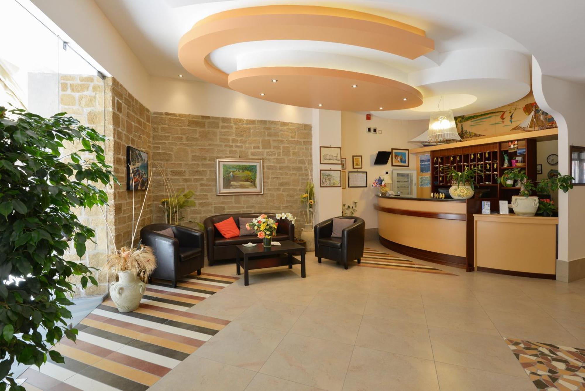 Hotel La Pergola Санта-Марія-ді-Кастеллабате Екстер'єр фото