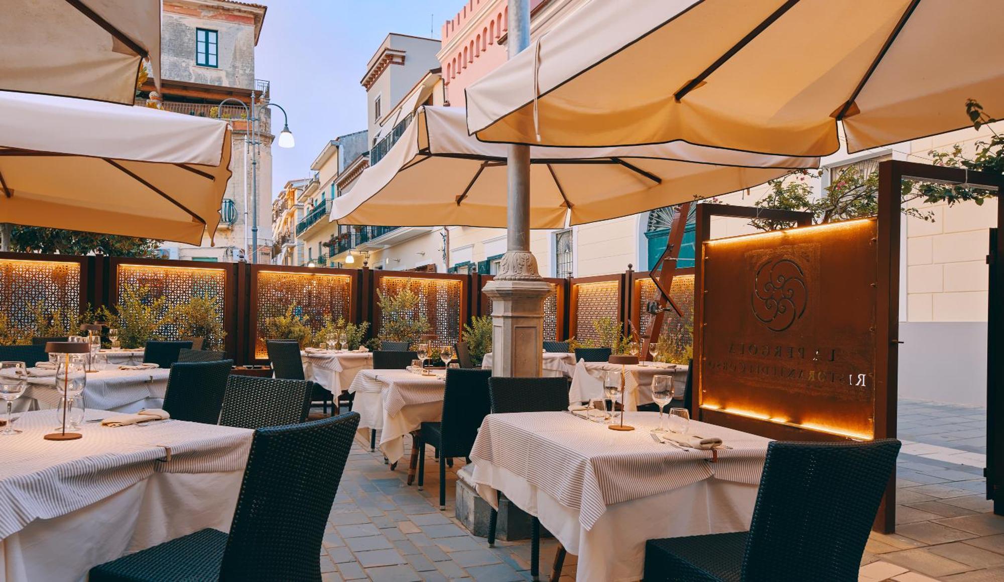 Hotel La Pergola Санта-Марія-ді-Кастеллабате Екстер'єр фото