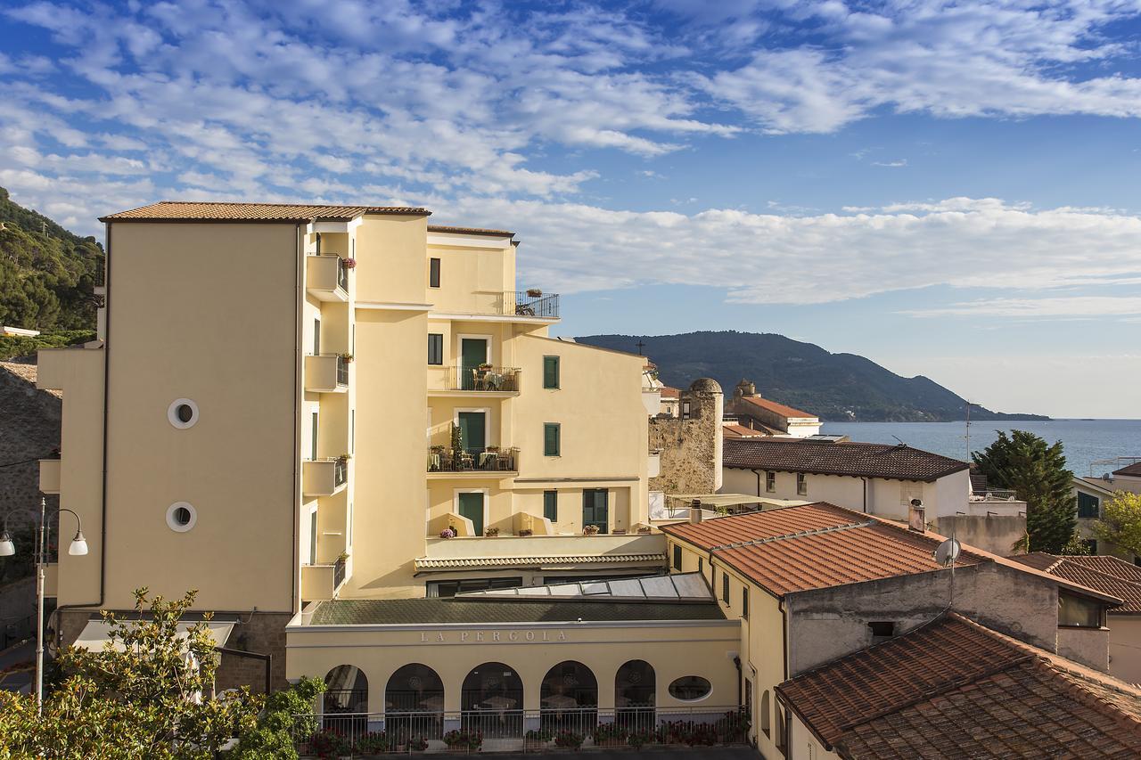 Hotel La Pergola Санта-Марія-ді-Кастеллабате Екстер'єр фото