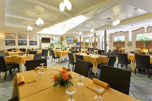 Hotel La Pergola Санта-Марія-ді-Кастеллабате Екстер'єр фото