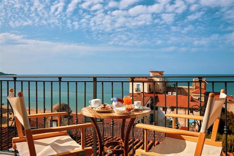 Hotel La Pergola Санта-Марія-ді-Кастеллабате Екстер'єр фото
